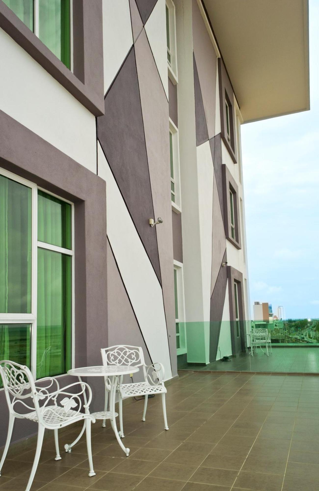 Marvelux Hotel Malacca Екстер'єр фото
