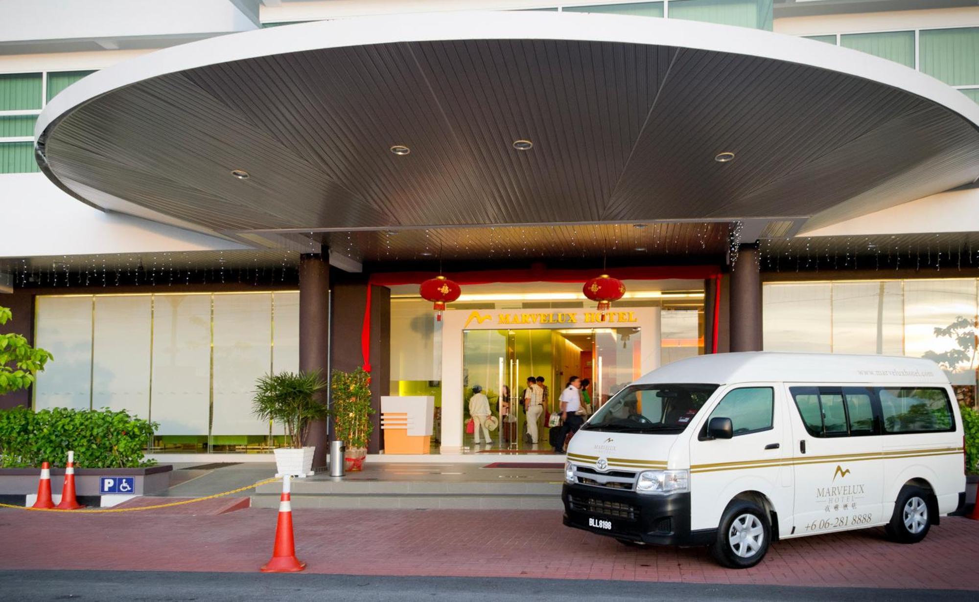 Marvelux Hotel Malacca Екстер'єр фото