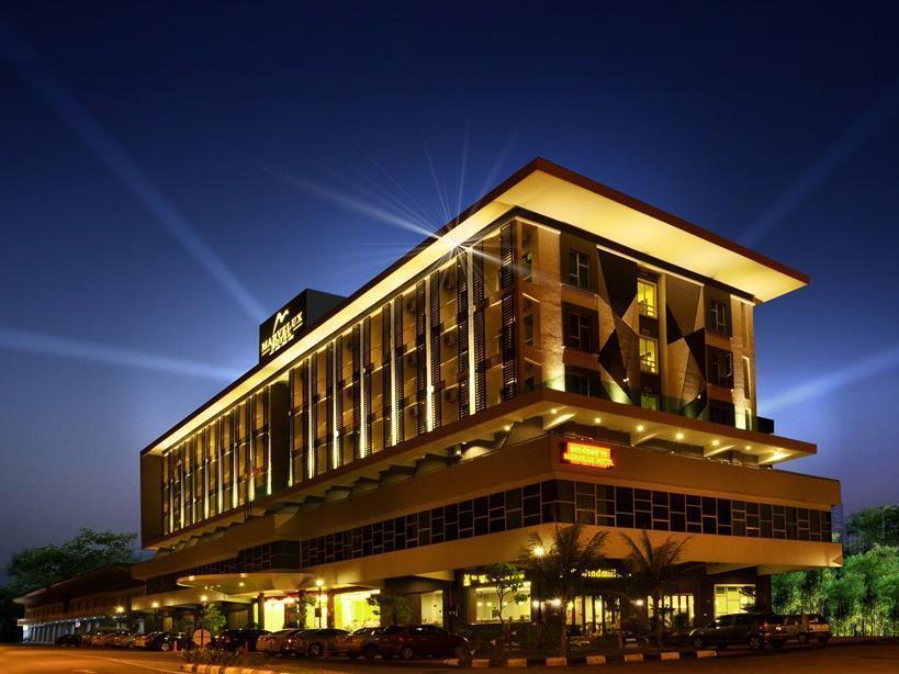 Marvelux Hotel Malacca Екстер'єр фото