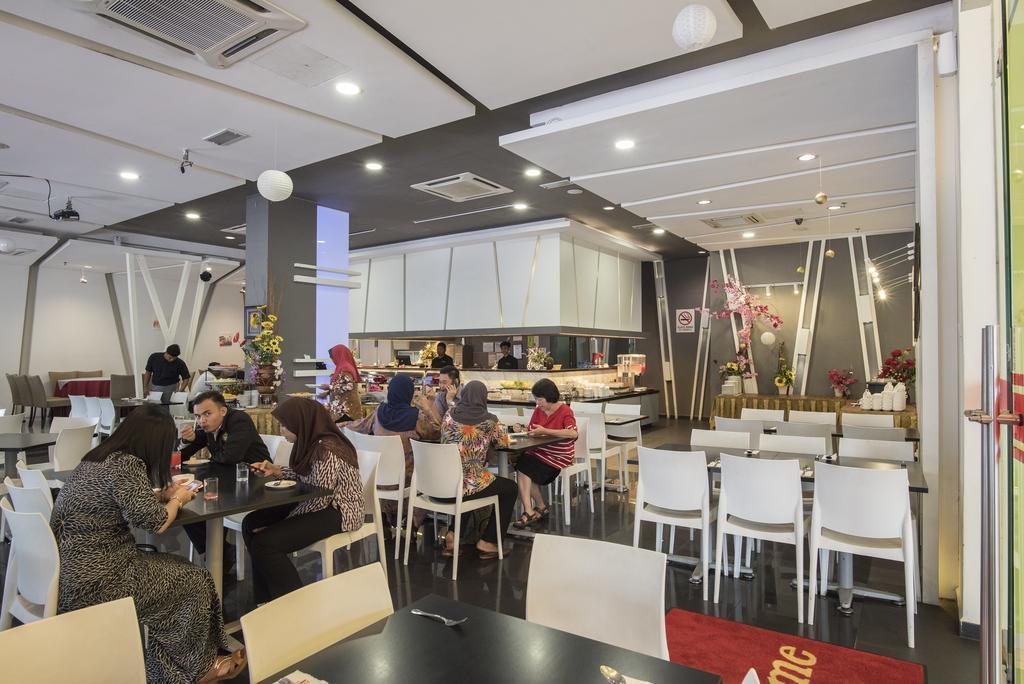 Marvelux Hotel Malacca Екстер'єр фото