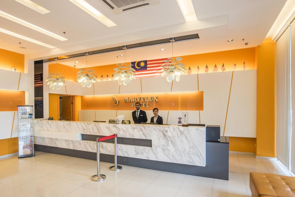 Marvelux Hotel Malacca Екстер'єр фото