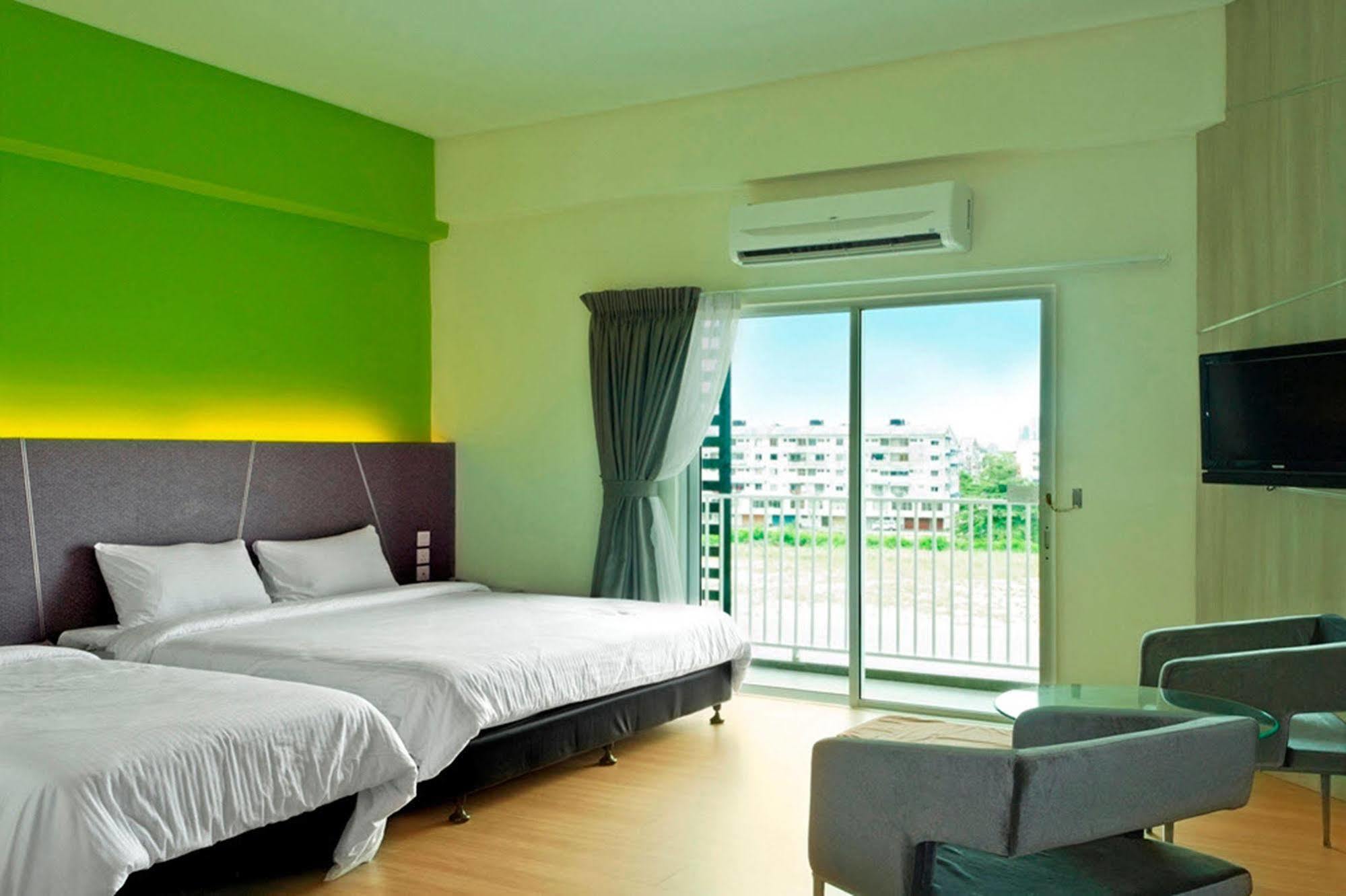 Marvelux Hotel Malacca Екстер'єр фото