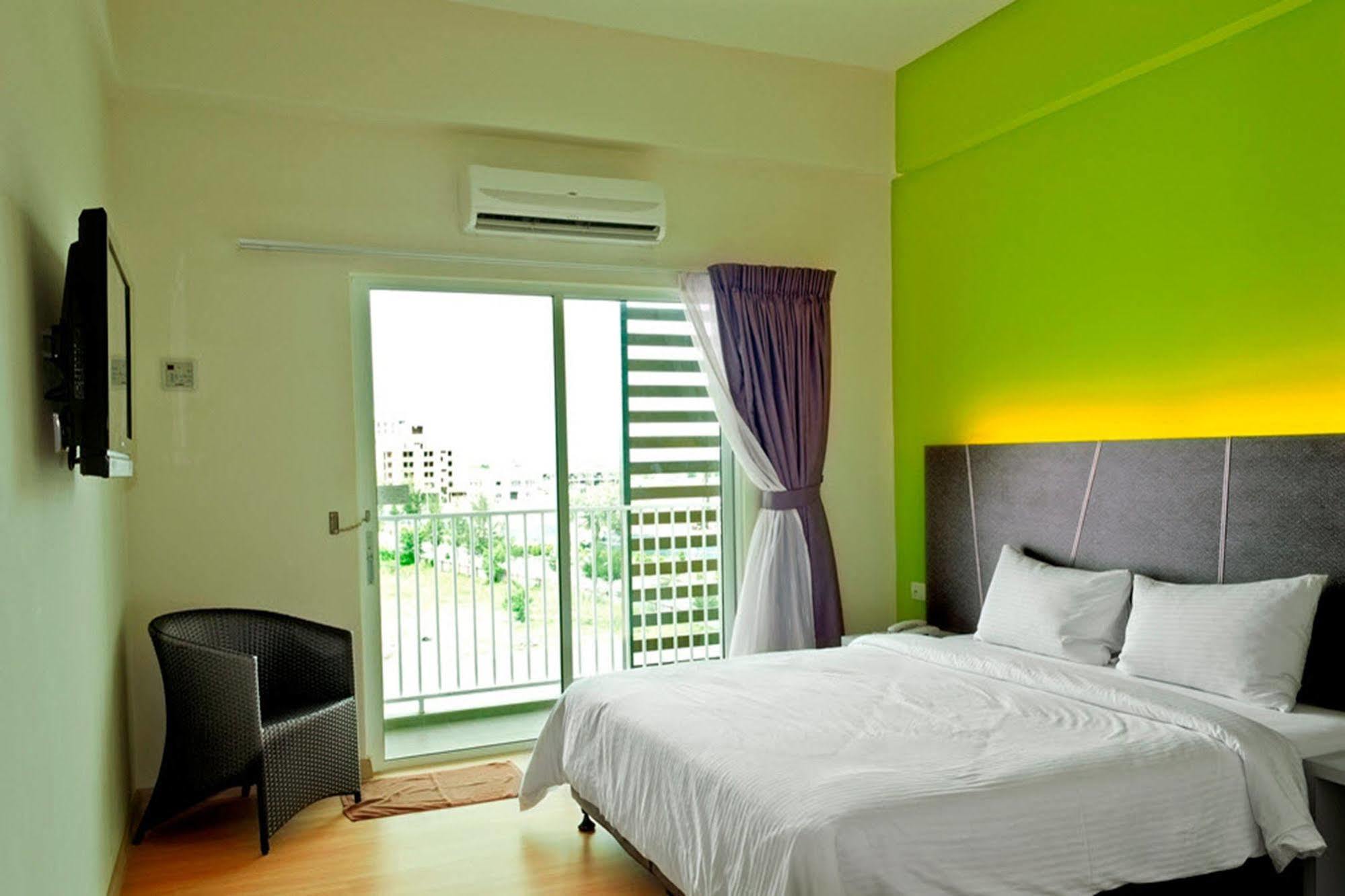 Marvelux Hotel Malacca Екстер'єр фото