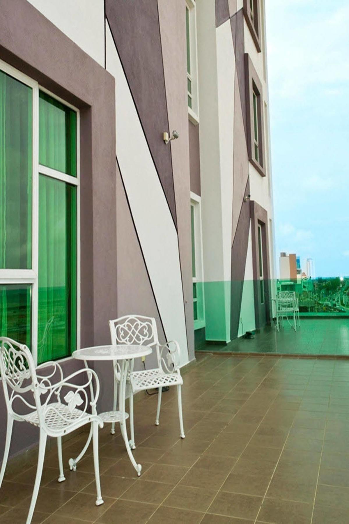 Marvelux Hotel Malacca Екстер'єр фото