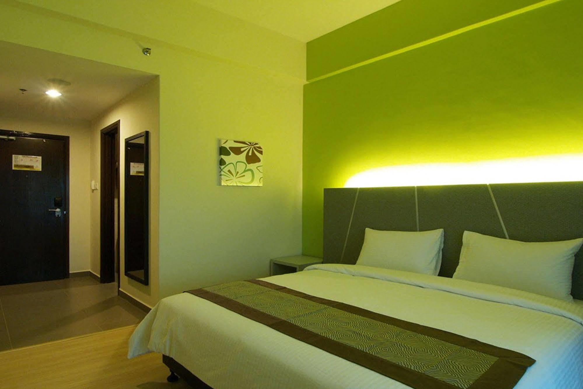 Marvelux Hotel Malacca Екстер'єр фото