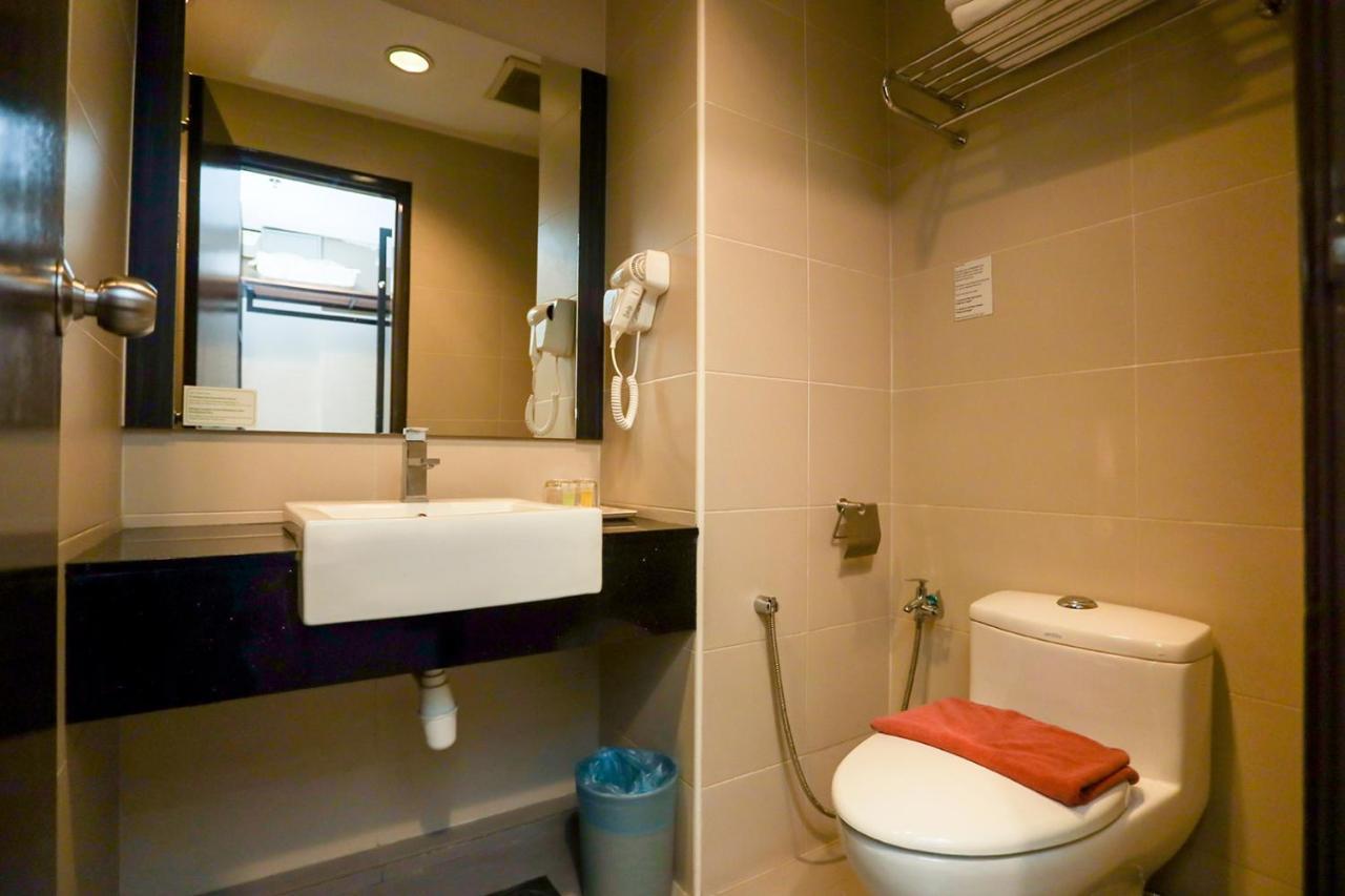 Marvelux Hotel Malacca Екстер'єр фото